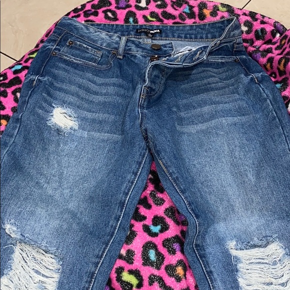 Jeans - Picture 3 of 4